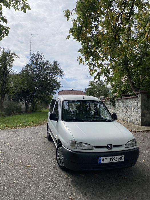 В Продажі Пежо Партнер