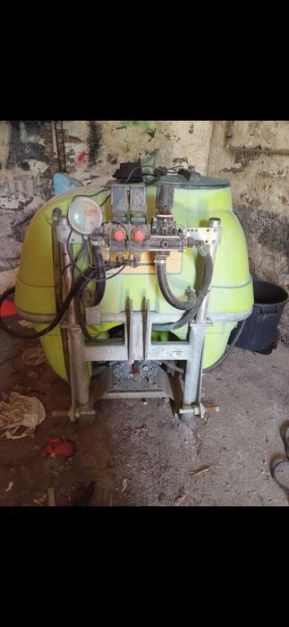 Pulverizador 300 litros Rocha AR713 TURBINA com comando