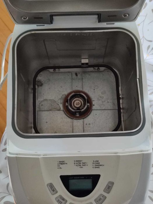 Automat do pieczenia chleba Optimum CH-9000