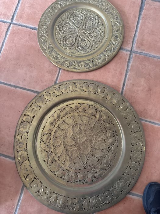 Pratos para enfeitar em bom estado