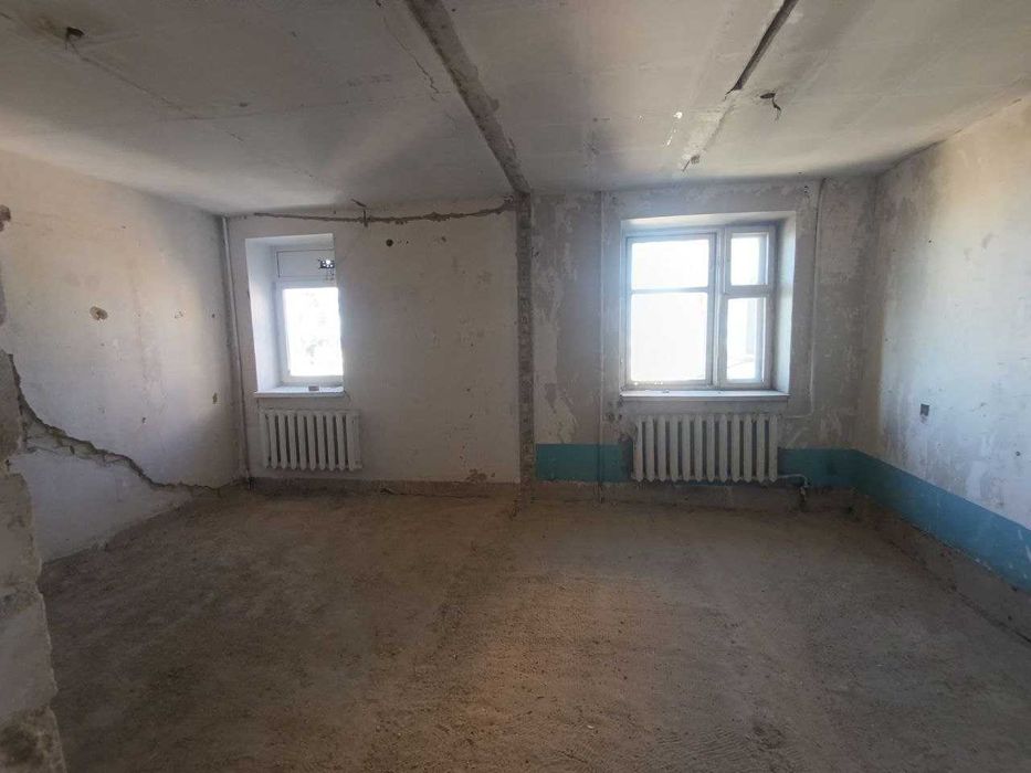 3 кімнатна квартира-студія під ваш ремонт на початку Богунії