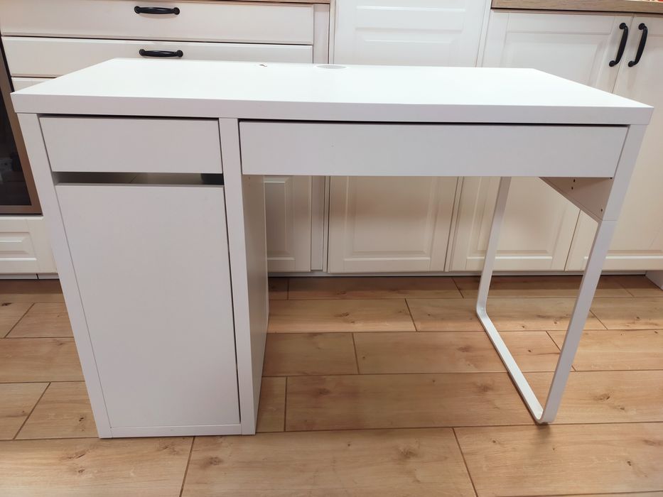 Biurko uszkodzony blat