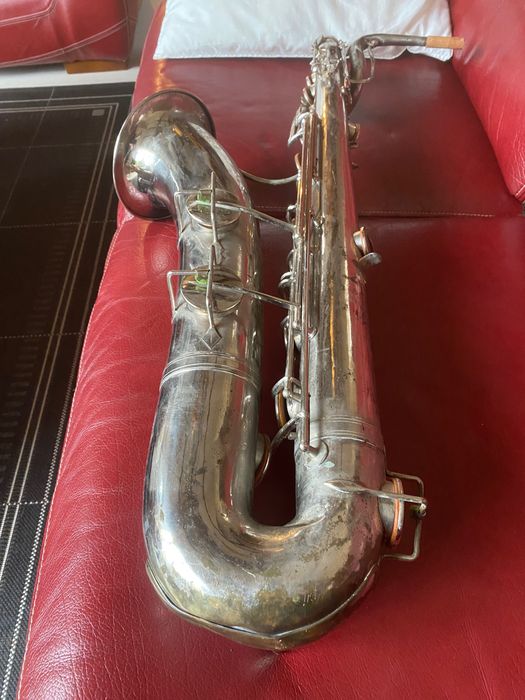 Saxofone barítono para restauração da