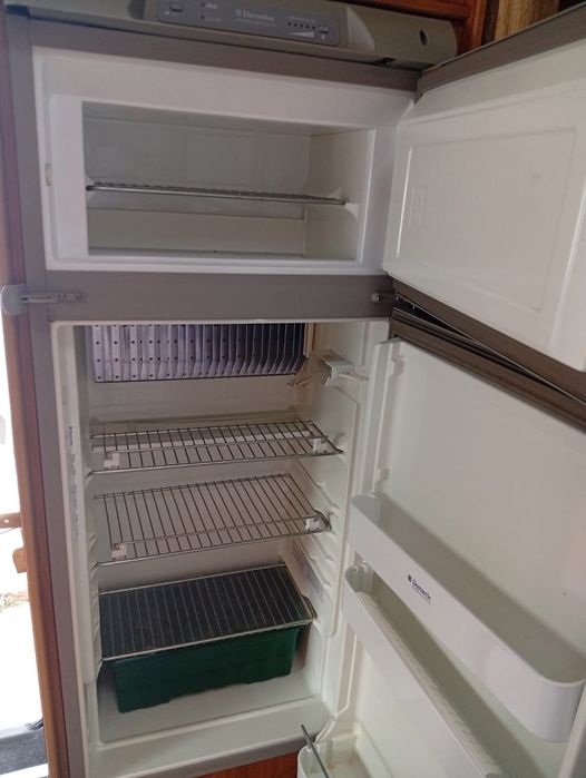 Frigorífico Electrolux  (12V / 230V / Gás)
