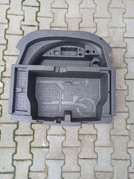 Wkład bagażnika Škoda Octavia IV