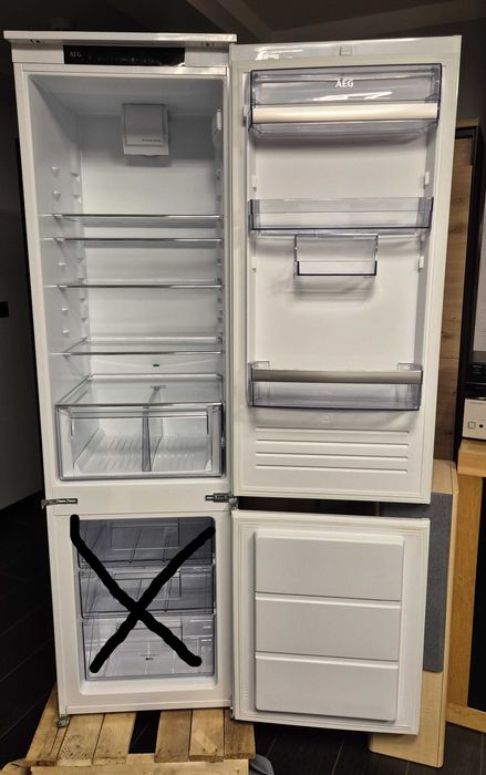 Lodówka do zabudowy AEG / ELECTROLUX SCB819F8FS. Cała lub na części.