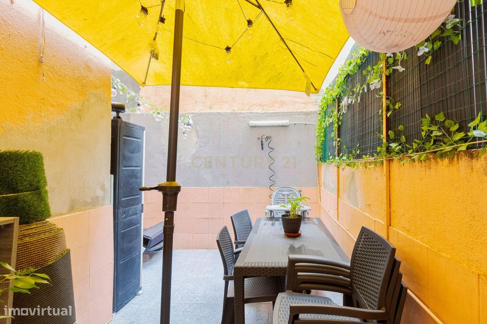 Apartamento T2 com logradouro