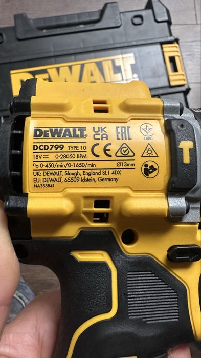 Nowa wiertarka dewalt dcd799m1t