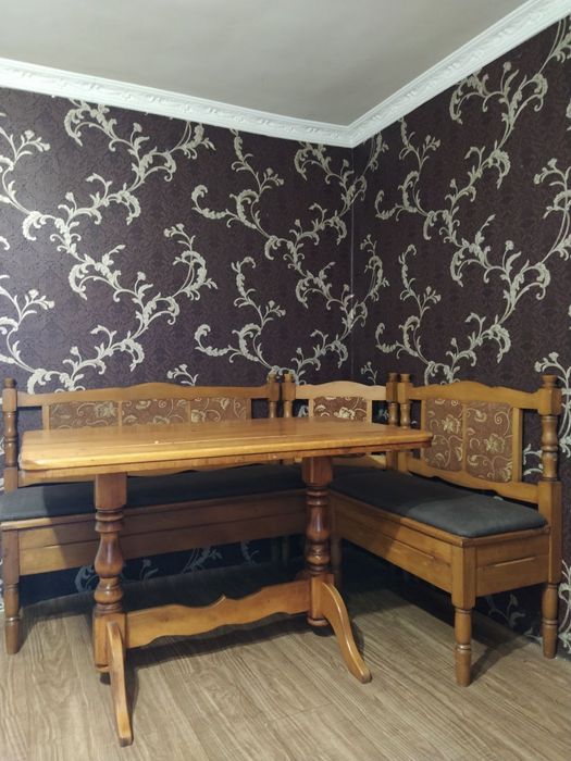 продам угловий стіл