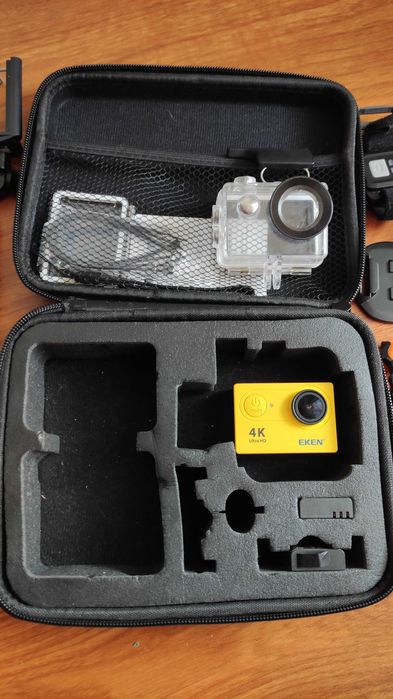 Продам экшн-камеру EkenКа