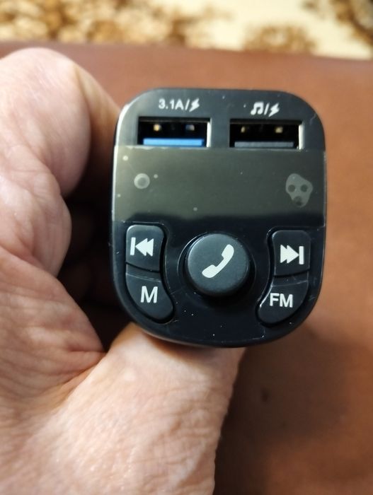 Автомобильный FM трансмиттер