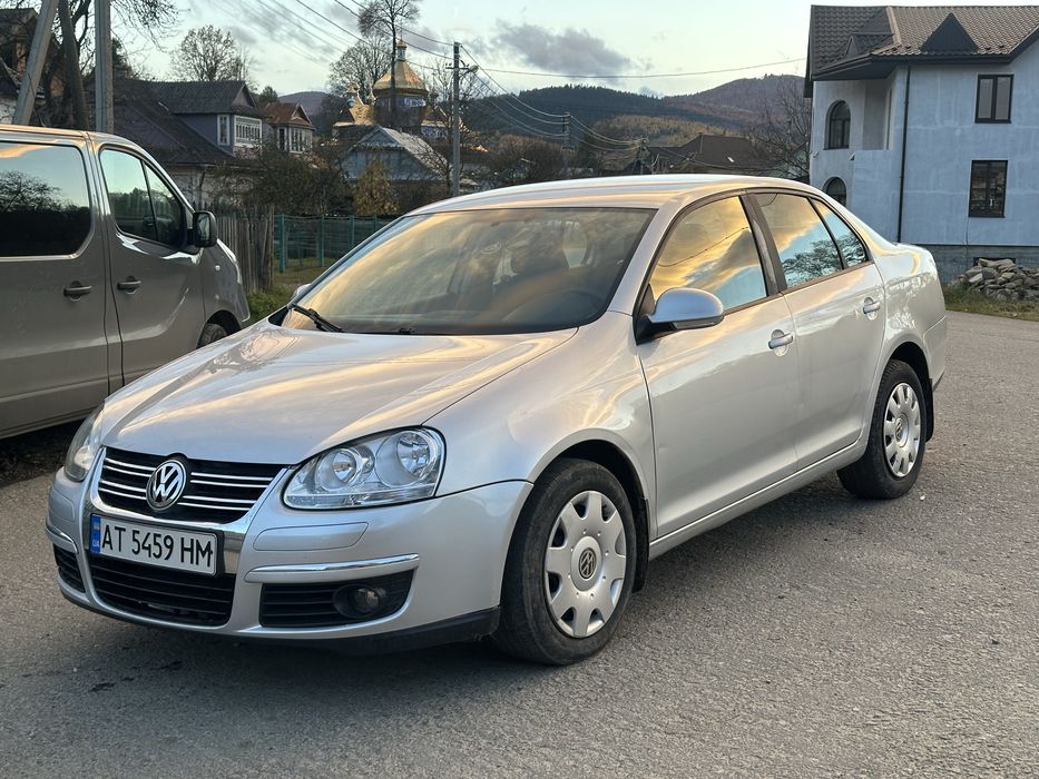 Volksvagen Jetta 2008 1.6 авто гарне
