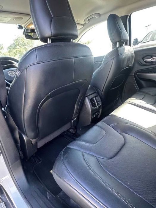 Jeep Cherokee      2022