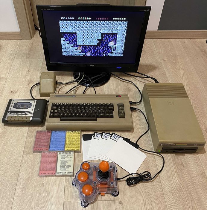 Commodore C64 - w pełni sprawny zestaw retro