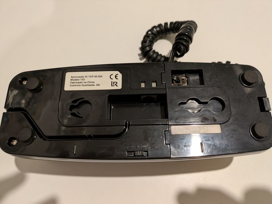 Telefone antigo preto