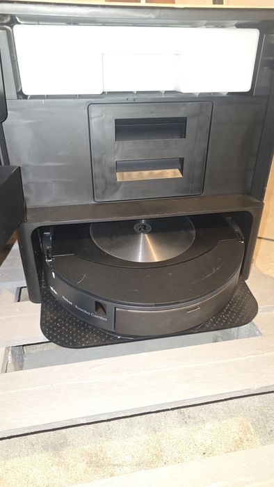 Irobot Roomba Combo j7 + Base de Recarga Automática de Água Clean Base