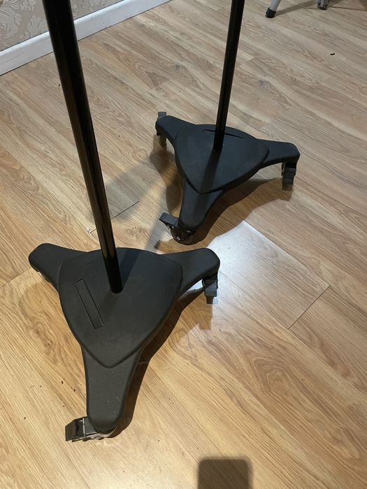 2 Suportes de Microfone Ultimate MC-125 - Como novo