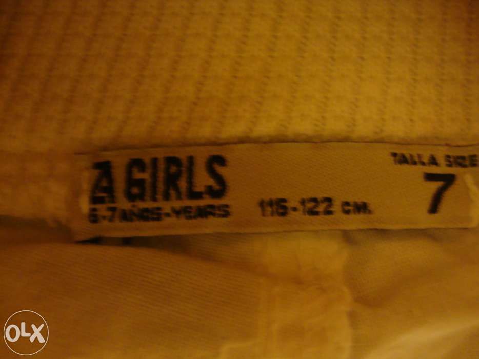 Roupa de menina, nova e usada