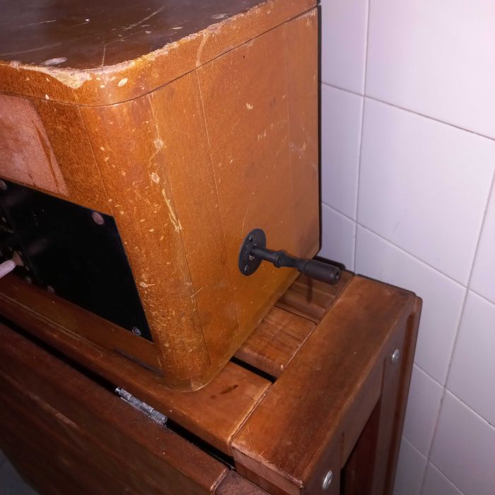 PBX antigo em madeira