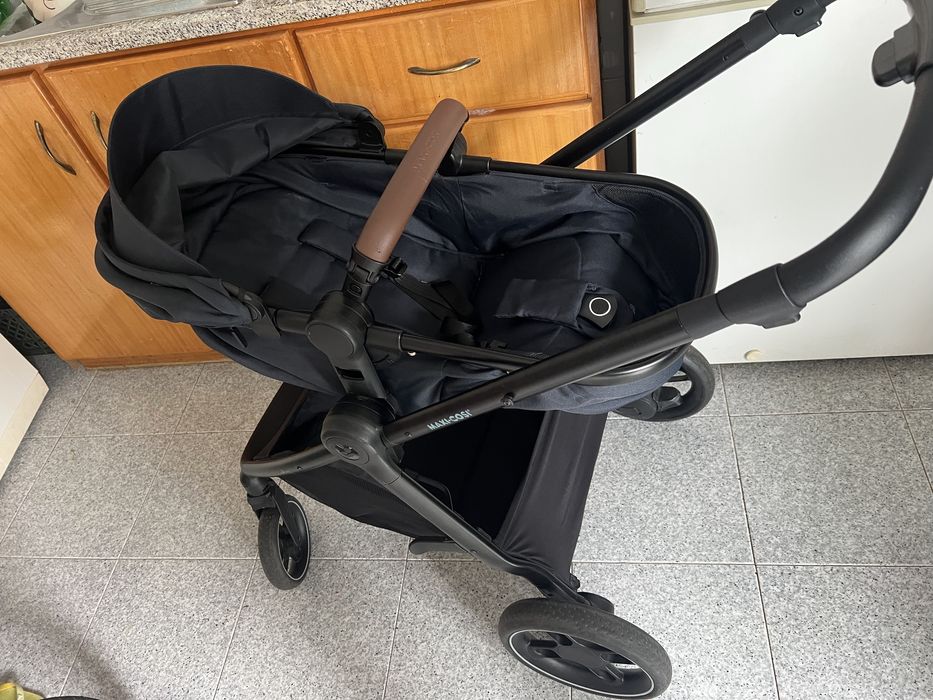 Maxi cosi zelia 3 + ovo cabriofix isize