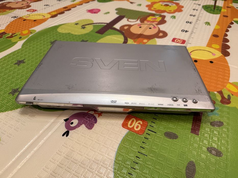 Продам DVD програчач Sven