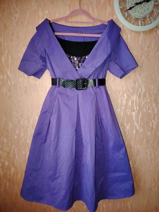 Платье Ретро завышенная талия. Плечи полуоткрыты. 48р L

Длина 98
Пог