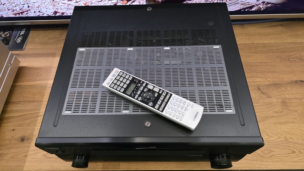 Yamaha DSP-Z7 amplituner