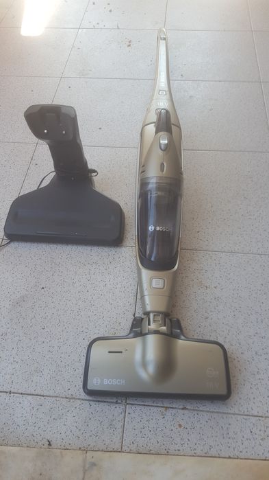 Aspirador vertical BOSCH como novo