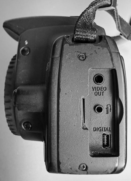 Lustrzanka Canon 350D Digital - Body, bez obiektywu.