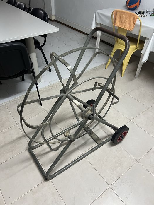 Carrinho para guia de cabos