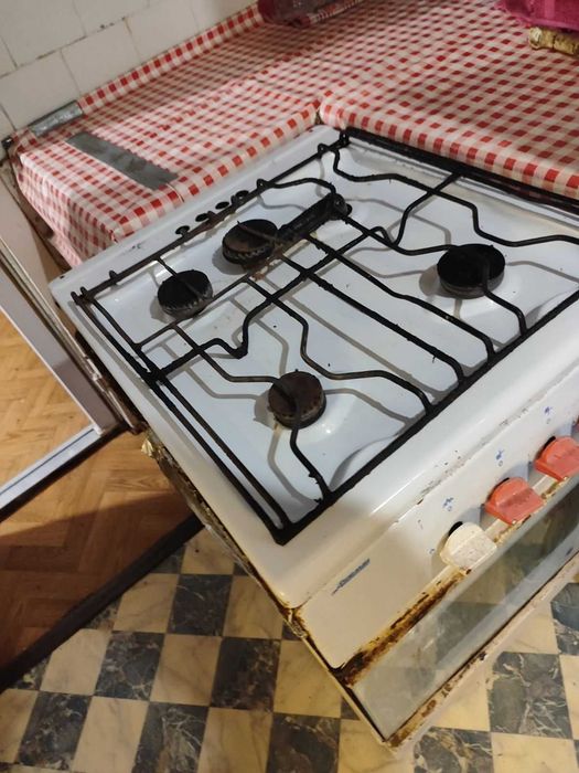 Продам газову плиту б/в.