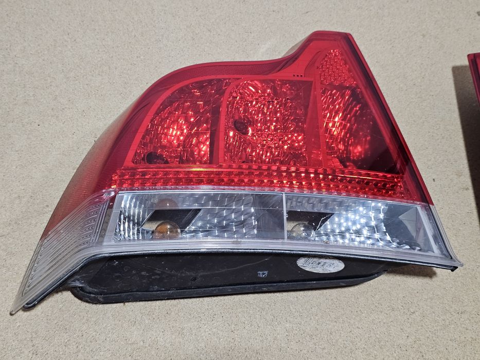 Lampa tylna lewa lub prawa Volvo S60 2004 do 2008
