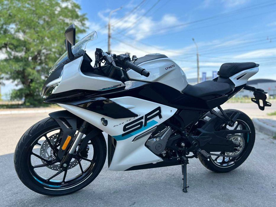 Мотоцикл CFMOTO 300SR