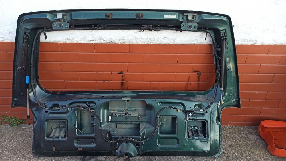 Jeep, tampa da mala.