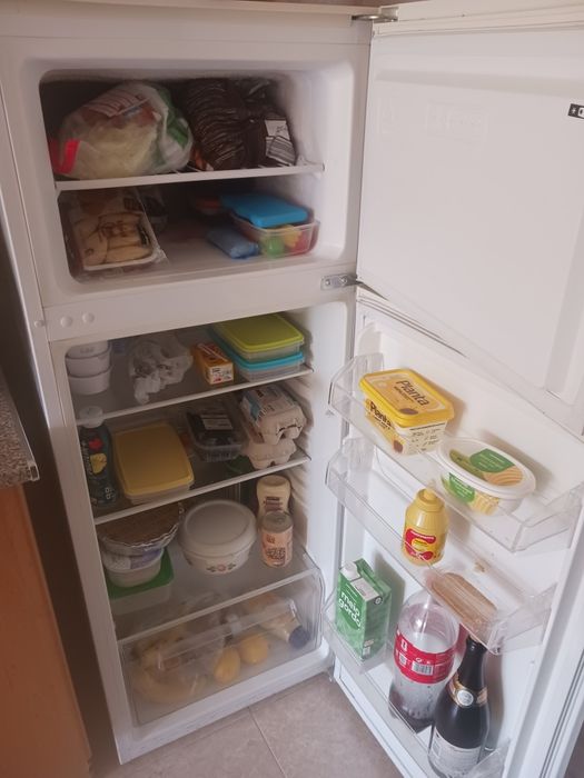 Frigorífico, Máquina Lavar Roupa e Microondas
