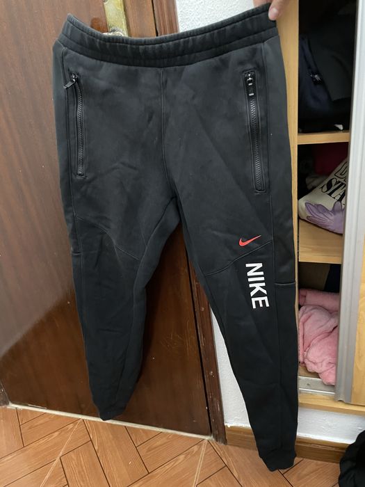 Calcas da nike (tenho o casaco do conjunto)