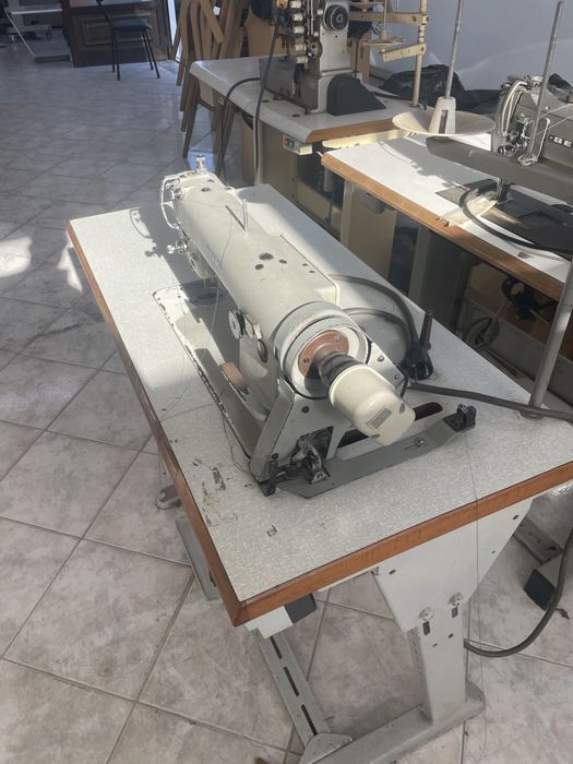 Máquina de ponto corrido