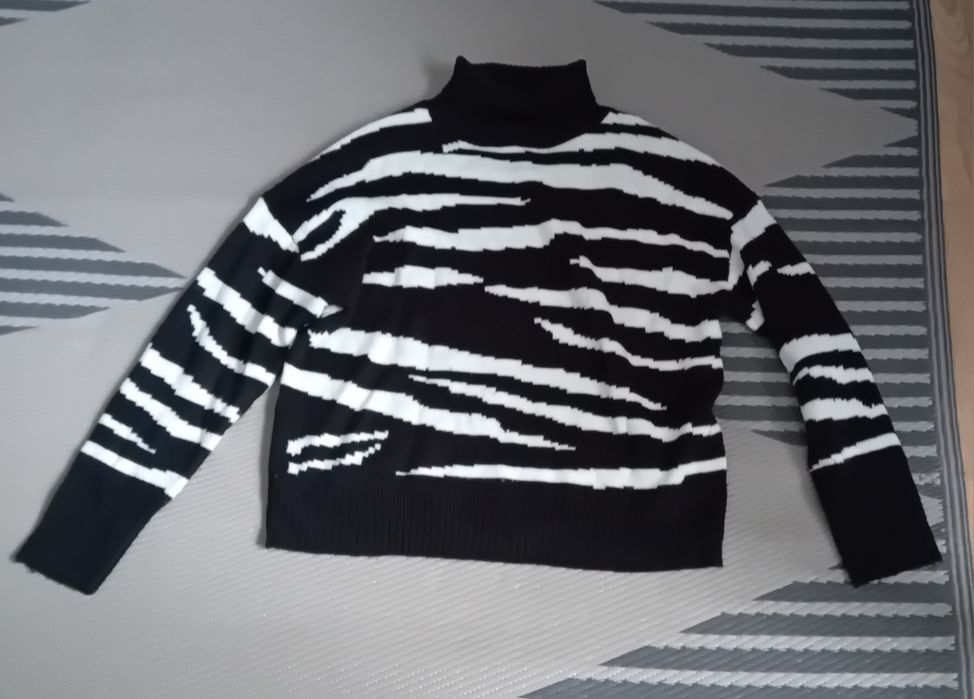 Sweter damski Top Secret rozmiar 40.