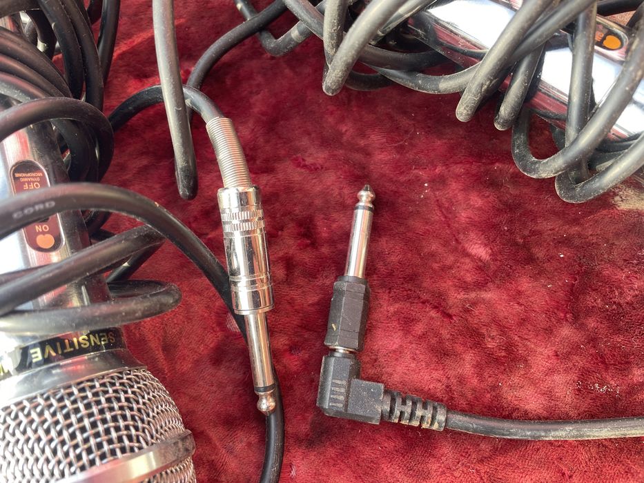 Микрофон LG проводной