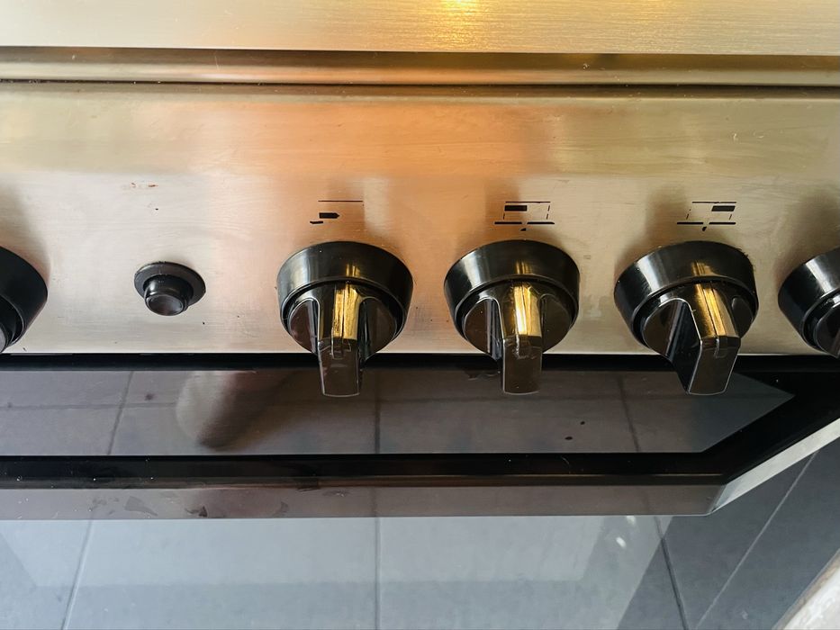 Fogão a gás Indesit 4 bicos com forno + grill