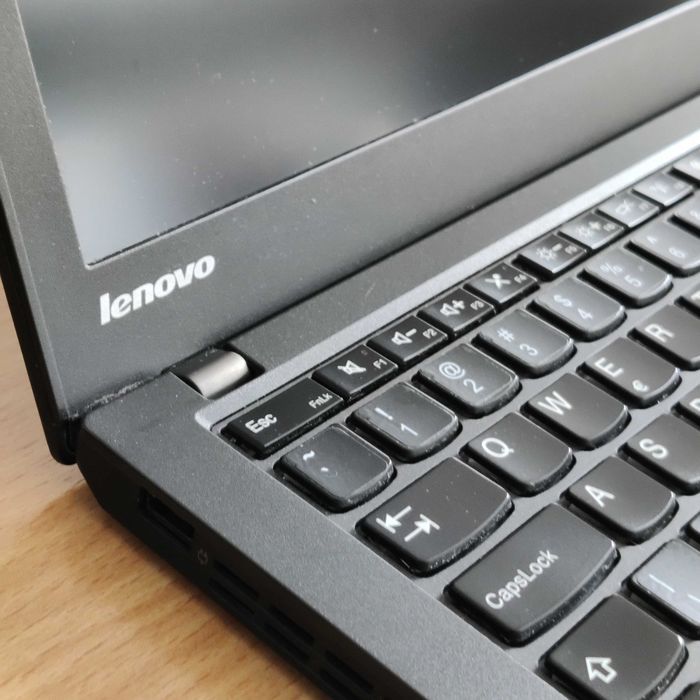 Lenovo ThinkPad X250 i5 256 SSD 8GB RAM