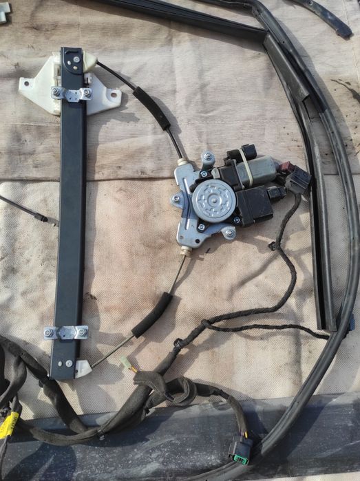 Електросклопідйомник Опель Антара