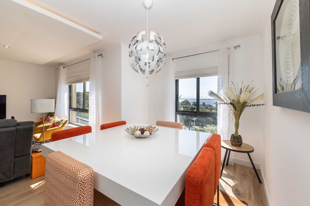 Mesa e cadeiras de estilo Moderno