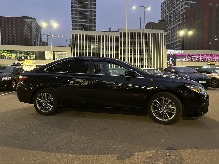 Toyota camry 55 2017