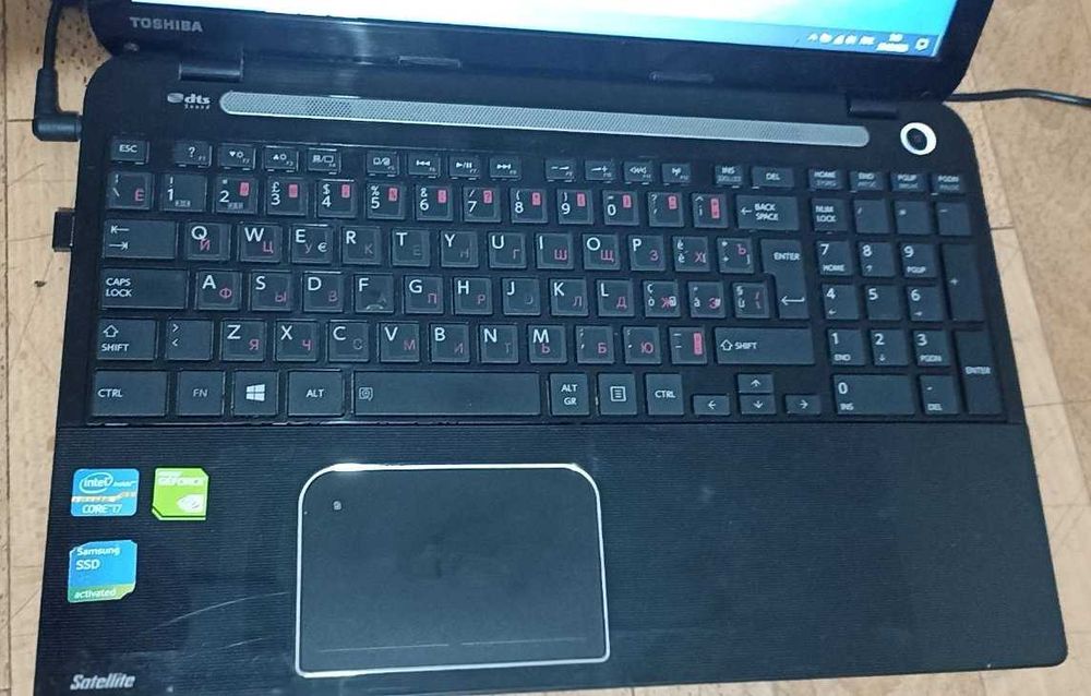 Toshiba Satellite L50-A-14M по частям (разборка)