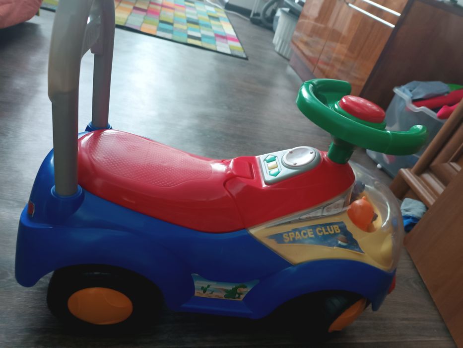 Продається машинка толокар бігокар у відмінному стані