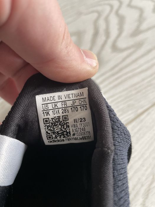 Фирменые кросовки adidas детскте