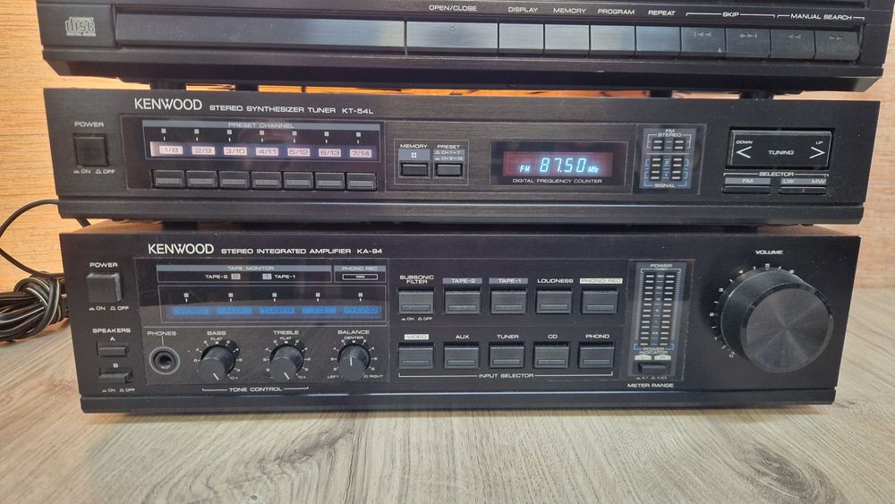 Стійка Kenwood: кас.дека, CD програвач, тюнер, підсилювач
