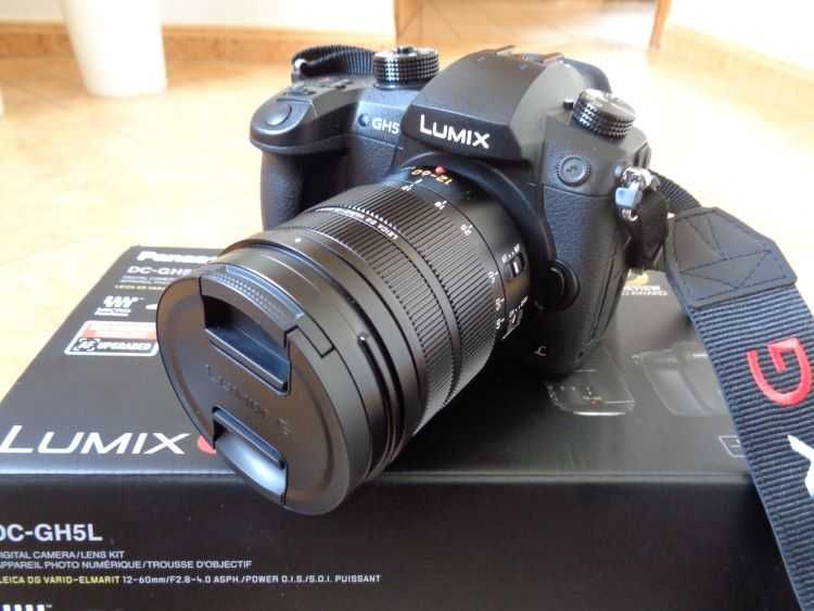 Panasonic Lumix DC-GH5L + LEICA 12-60mm F2.8-4 POWER O.I.S. + lampa