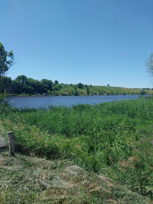 Продам будинок на березі річки